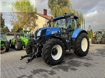 NEW HOLLAND T7 Traktor