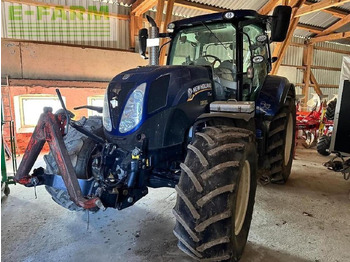 NEW HOLLAND T7 Traktor