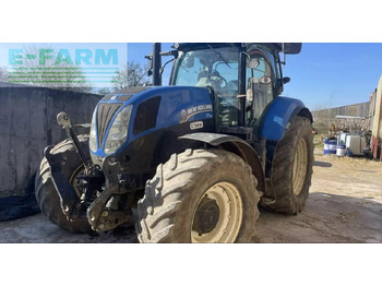 NEW HOLLAND T7.200 Traktor