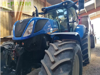 NEW HOLLAND T7 Traktor