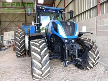 NEW HOLLAND T7.230 Traktor
