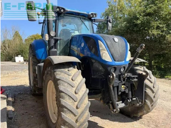 NEW HOLLAND T7.230 Traktor