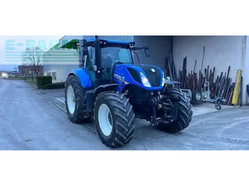 NEW HOLLAND T7.245 Traktor