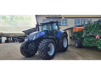 NEW HOLLAND T7 Traktor