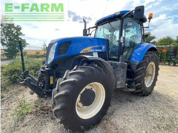 NEW HOLLAND T7000 Traktor