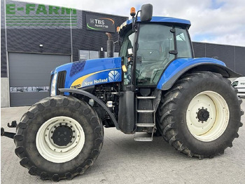 NEW HOLLAND T8000 Traktor