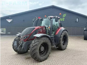 VALTRA Traktor