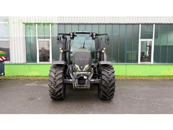 VALTRA N-series Traktor