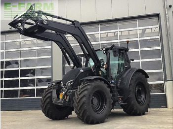 VALTRA N-series Traktor
