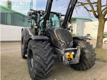VALTRA N-series Traktor