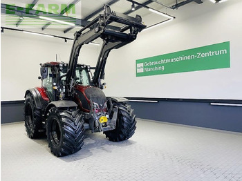 VALTRA N-series Traktor