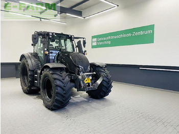 VALTRA N-series Traktor