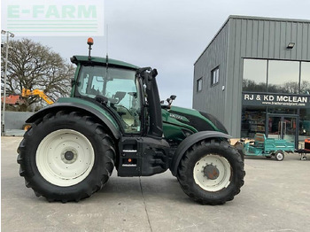 VALTRA T214 Traktor