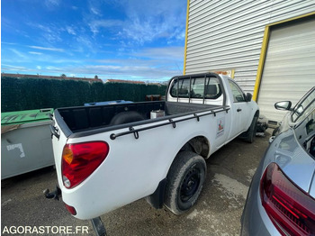 Kleintransporter 4x4 Mitsubishi: das Bild 2 Kleintransporter 4x4 Mitsubishi: das Bild 2