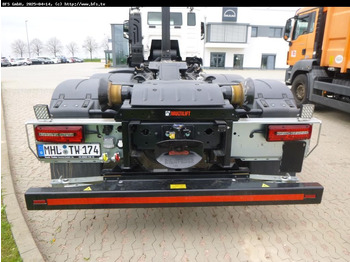 Abrollkipper MAN TGS (TG3) 26.520 6x2-4 BL CH HIAB: das Bild 3