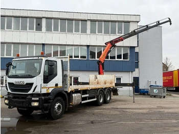 IVECO Trakker Pritsche LKW