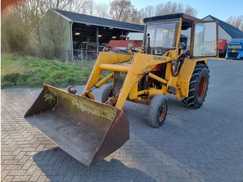 JOHN DEERE Traktor