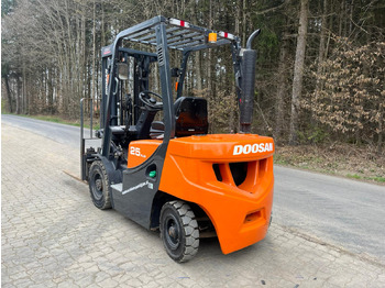 Doosan D 25 GP – Leasing Doosan D 25 GP: das Bild 5 Doosan D 25 GP – Leasing Doosan D 25 GP: das Bild 5