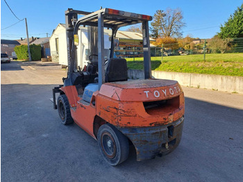 Gabelstapler 1999 TOYOTA 7FD35 FORKLIFT: das Bild 3 Gabelstapler 1999 TOYOTA 7FD35 FORKLIFT: das Bild 3