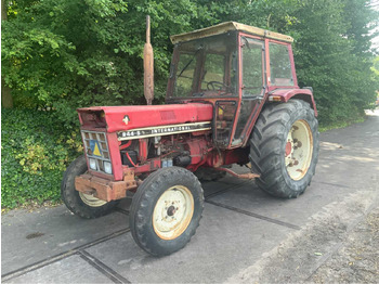 INTERNATIONAL Traktor