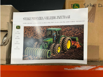 JOHN DEERE Traktor