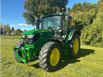 JOHN DEERE 6110R Traktor