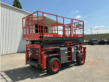 Arbeitsbühne Skyjack SJ8841 RT 4x4: das Bild 4