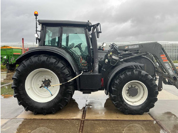 Traktor Valtra T163: das Bild 5