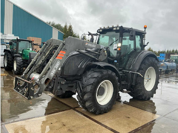 Traktor Valtra T163: das Bild 2
