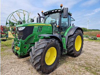 JOHN DEERE 6215R Traktor