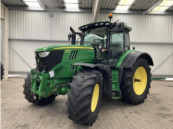JOHN DEERE 6215R Traktor