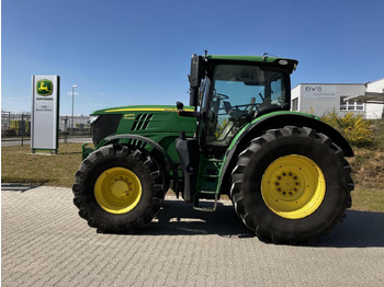 JOHN DEERE 6215R Traktor