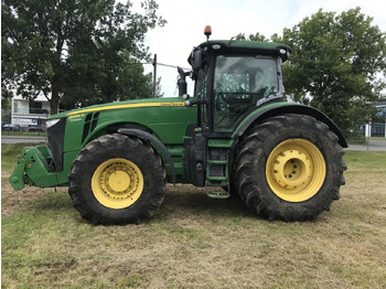 JOHN DEERE 8R Series Traktor