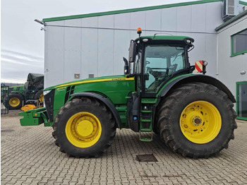 Traktor John Deere 8370R: das Bild 2