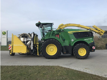 JOHN DEERE Feldhäcksler