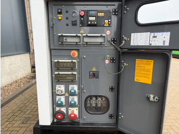 Stromgenerator SDMO R90 C3 John Deere Leroy Somer 90 kVA Silent Rental generatorset: das Bild 2 Stromgenerator SDMO R90 C3 John Deere Leroy Somer 90 kVA Silent Rental generatorset: das Bild 2