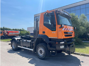 IVECO Trakker Abrollkipper