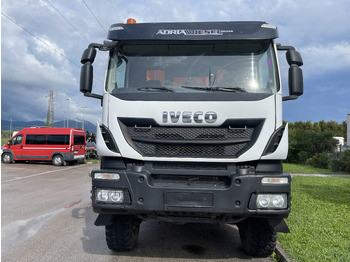 Kipper IVECO Trakker 450: das Bild 3