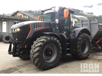 Traktor JCB Fastrac 8330: das Bild 1