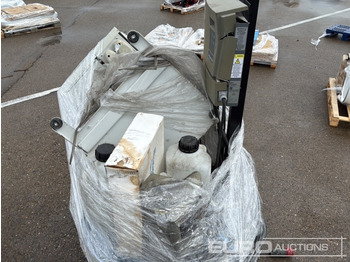 Baugeräte Pallet of Sealed Air Packing Machine, Dispenser Solvent 5L, Metal Tank 200 Litre (2 Of): das Bild 5