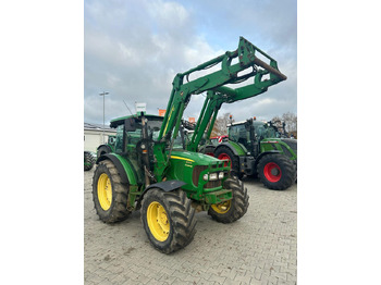 JOHN DEERE 5100R Traktor