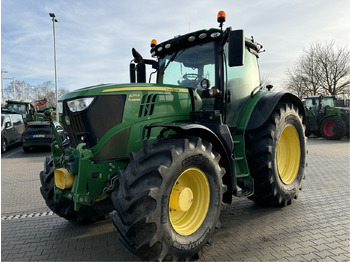 JOHN DEERE 6215R Traktor