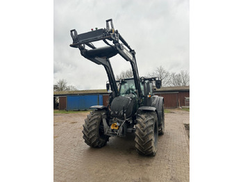 VALTRA N154 Traktor