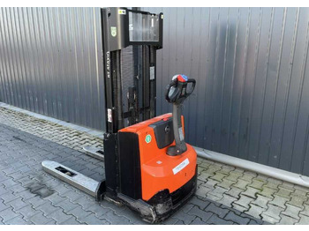 Hochhubwagen BT SWE120: das Bild 3