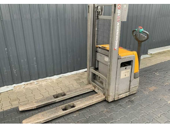 JUNGHEINRICH EJC Hochhubwagen