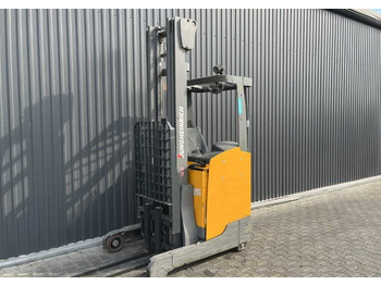 JUNGHEINRICH ETV Schubmaststapler