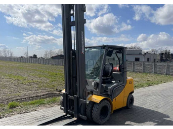 JUNGHEINRICH TFG Treibgasstapler