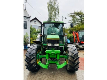 Traktor John Deere 6400: das Bild 3