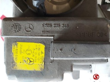 Hauptscheinwerfer für LKW Mercedes-Benz Occ Koplamp links met steun Mercedes Actros MP1: das Bild 2 Hauptscheinwerfer für LKW Mercedes-Benz Occ Koplamp links met steun Mercedes Actros MP1: das Bild 2