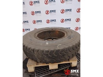 PIRELLI Reifen